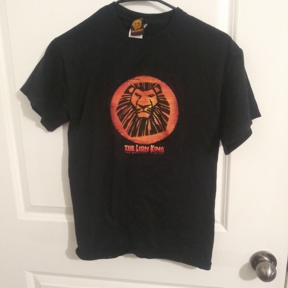 SALE- Black Lion King broadway short sleeve tee
